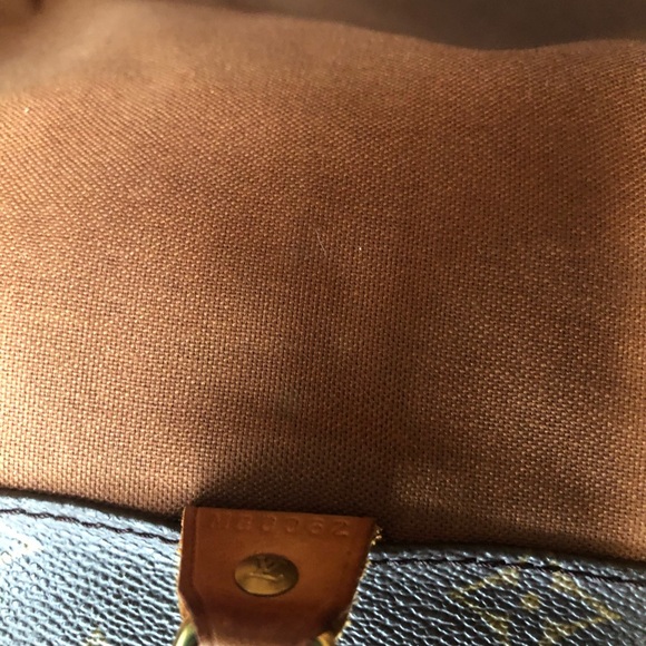 Authentic Louis Vuitton very nice bag. I have had it a while not using … - Picture 10 of 16